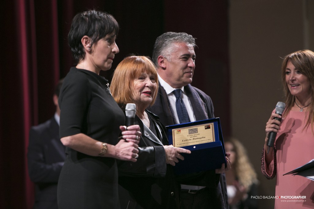 Video I edizione PREMIO PIERSANTI MATTARELLA “Il recupero del senso del dovere” – Teatro Politeama di Palermo (15 novembre 2015)